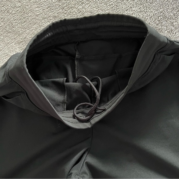 Uniqlo Joggers 🖤 - Picture 5 of 10